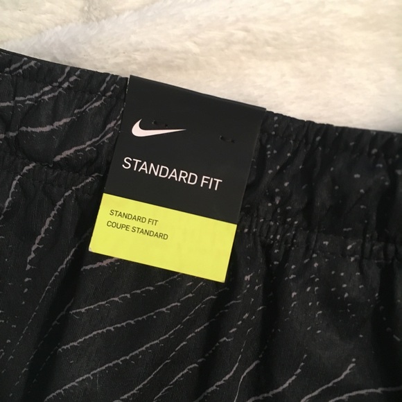 Men’s Nike Shorts - Picture 6 of 8